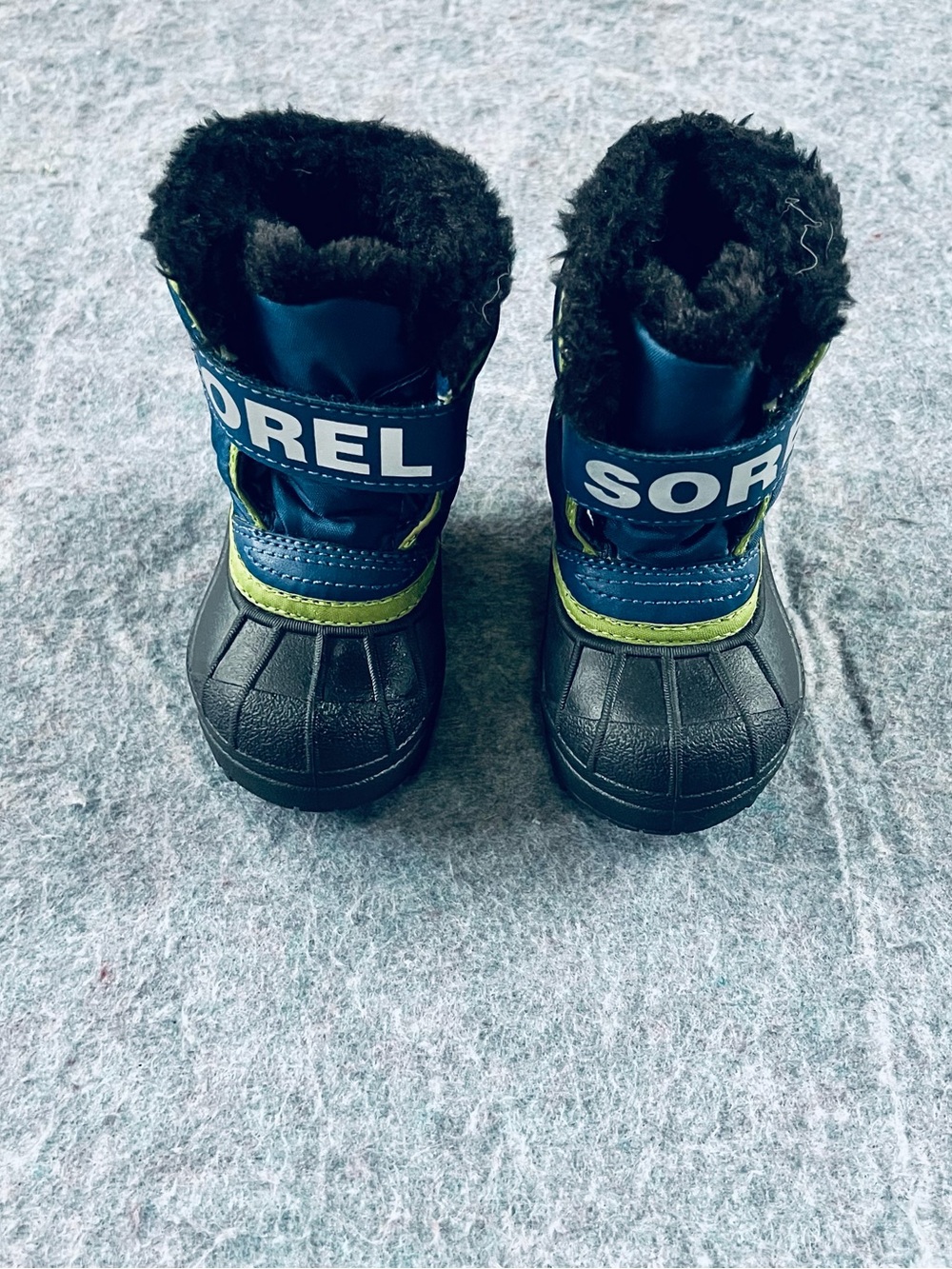 Sorel Kids Navy and Black Cozy Winter boots 🎆